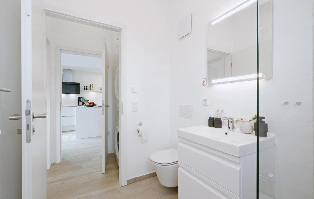 Stunning Home In Lembruch-Duemmer See With Wifi Exterior photo